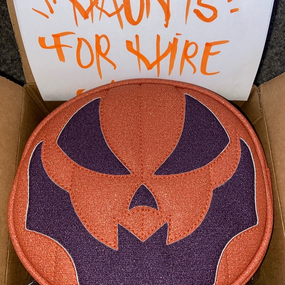 Love Pain and Stitches New Small Bat Mouth Orange Purple Mark Resistance Glitter - Picture 3 of 6